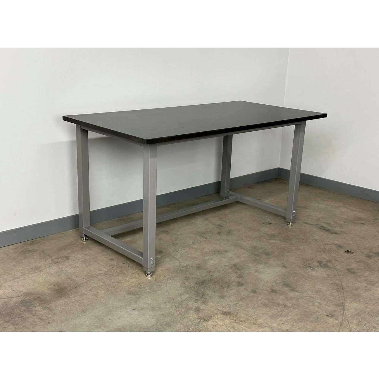 1005 Adjustable Height Workbench, 60 x 30", Lab Grade Phenolic Beveled Edge, Gray