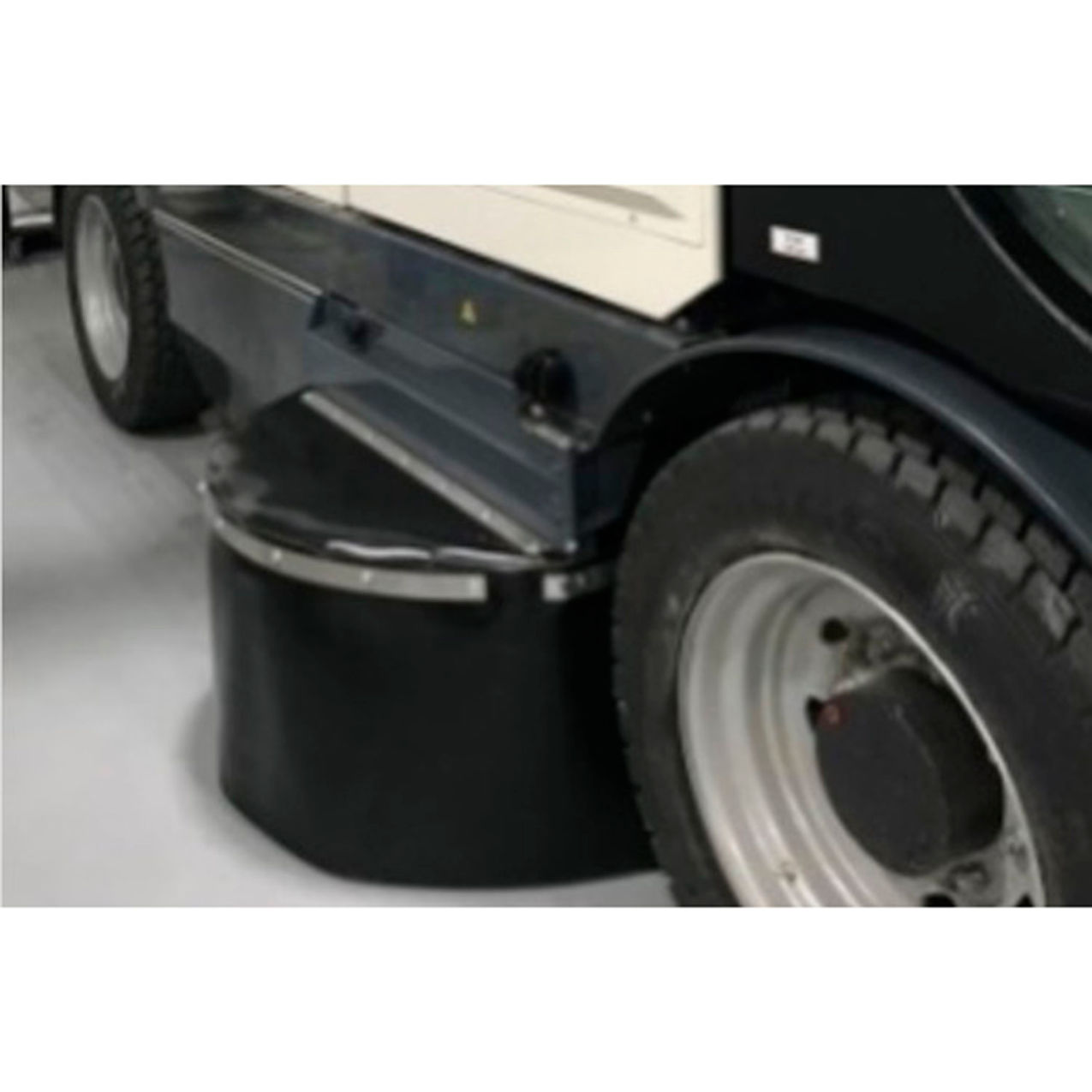 Municipal Dust Casing Protection on Side Brushes For MCM 600