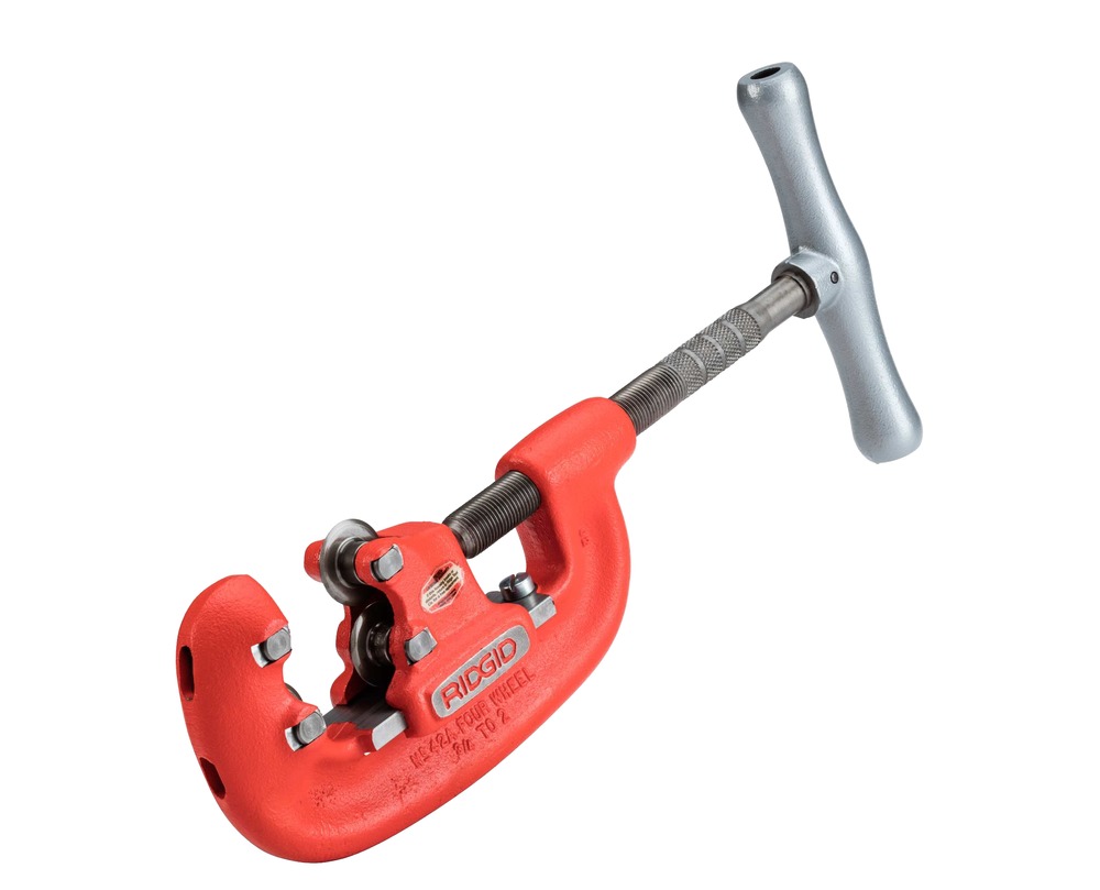 Heavy-Duty 4-Wheel Pipe Cutter for Tight Spaces - Short Handle & Dual Leverage Design