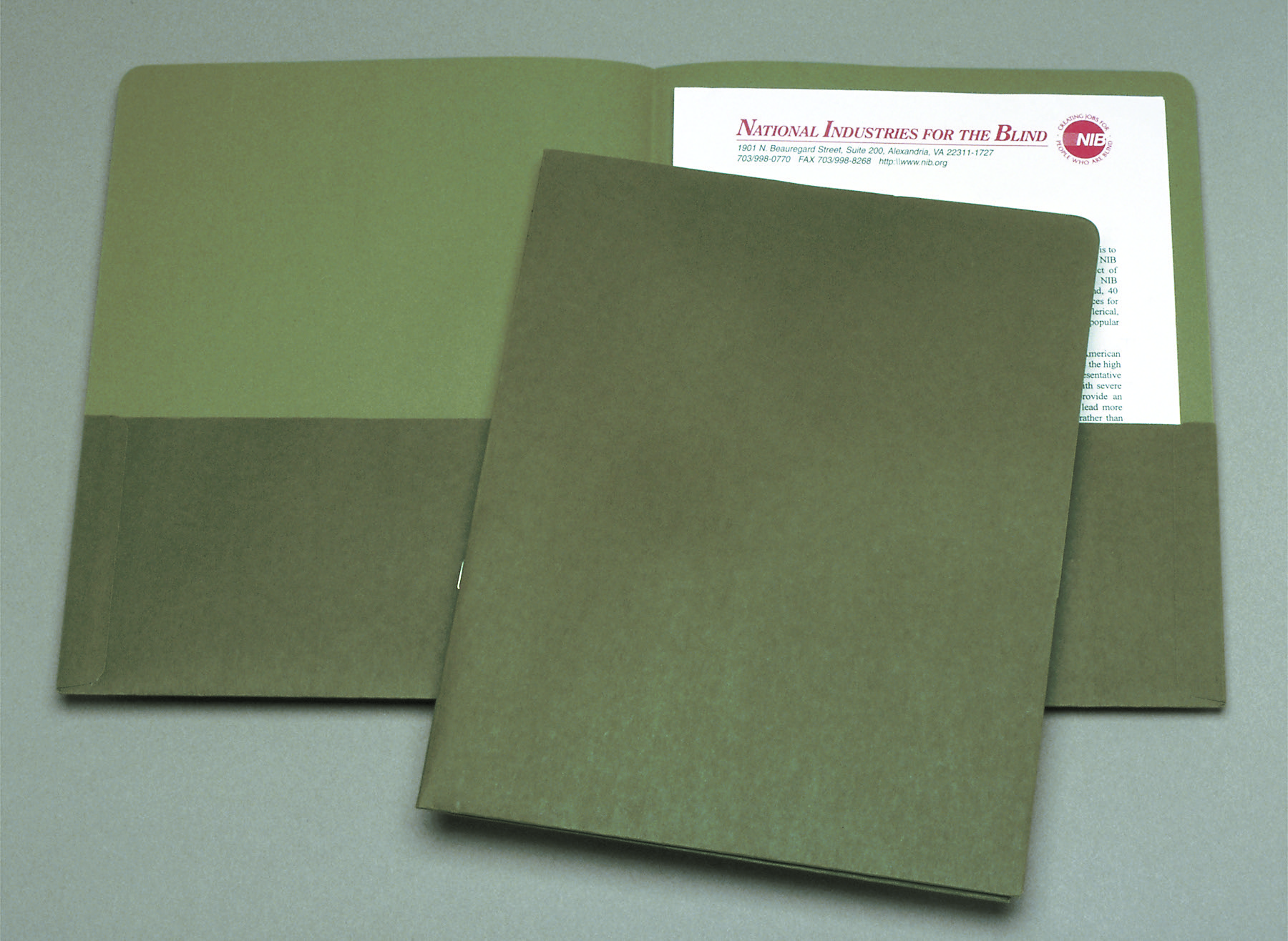 Portfolio, Double Pocket, Coated Paper, Green, Letter, Pocket Expands Up To 3/8'' - 10/BX
